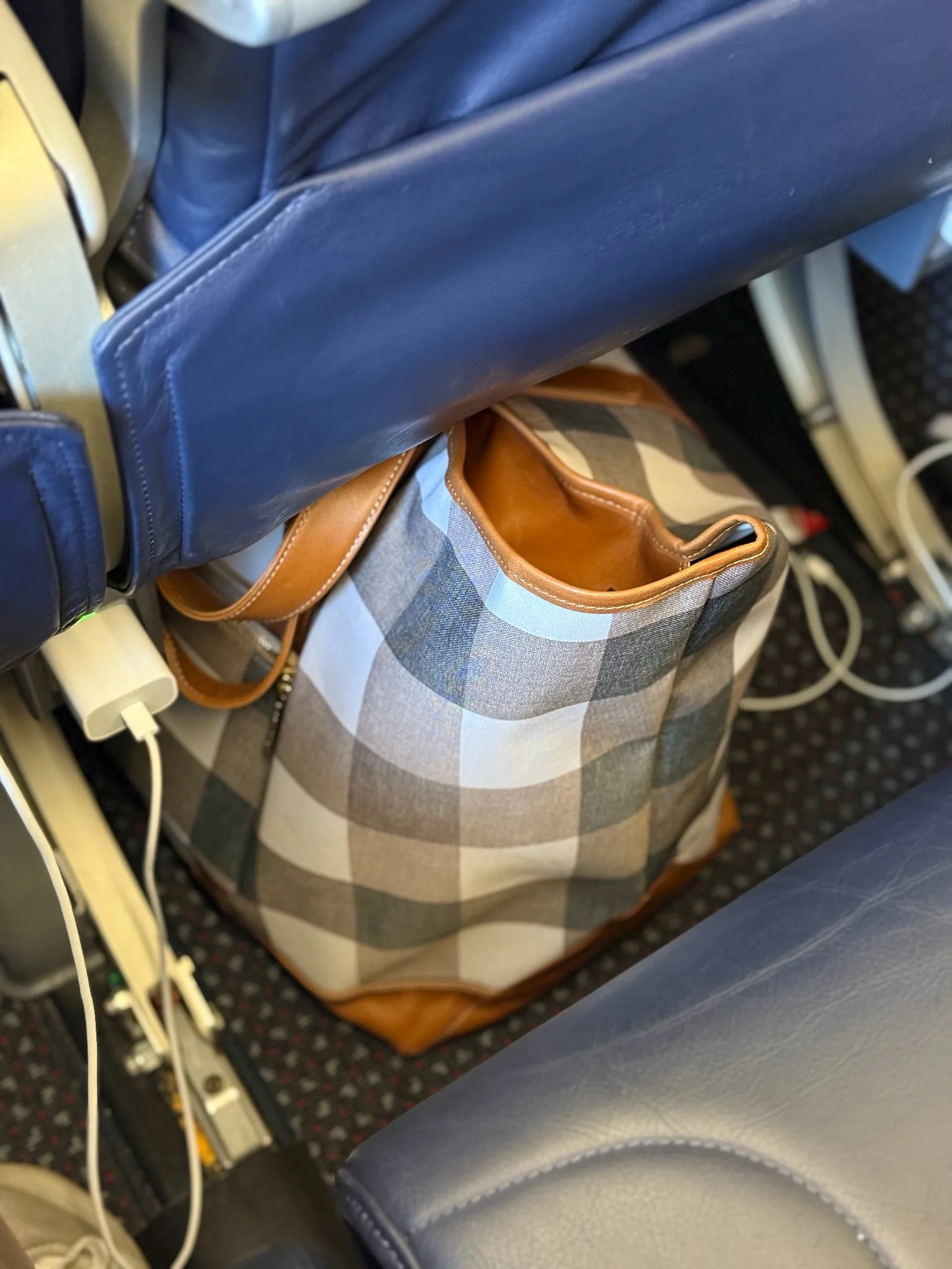 St. Charles Trolley Sleeve Yacht Tote - Image 9